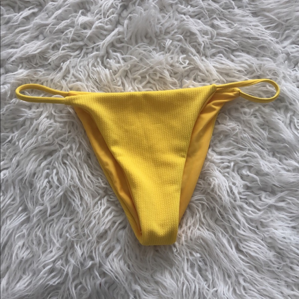 Cheeky bathing suit bottom